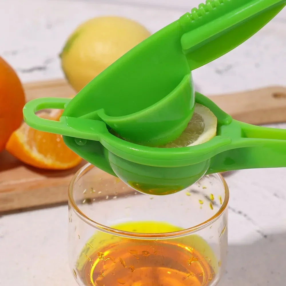 Manual Juicer Portable Lemon Squeezer Food Grade Plastics Juice Fruit Pressing Grape Orange Juicer Processor Kitchen Accessories